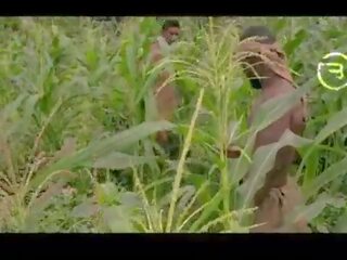 Amaka the fshat strumpet vizituar okoro në the fermë për i shpejtë goditje punë