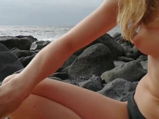Viešumas jautrus smaukymas į paplūdimys – didelis papai: nemokamai seksas video a4 | xhamster