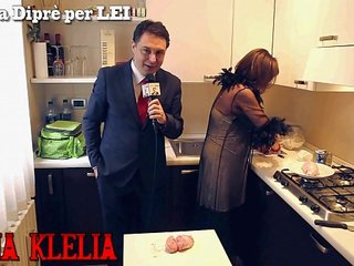 Damsel divina klelia destroys at cooks a pareha ng mga bola para andrea diprã¨